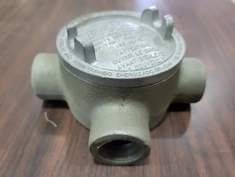 Used CROUSE-HINDS GUAT26 Miscellaneous MRO British Columbia CA | Lenmark #266668