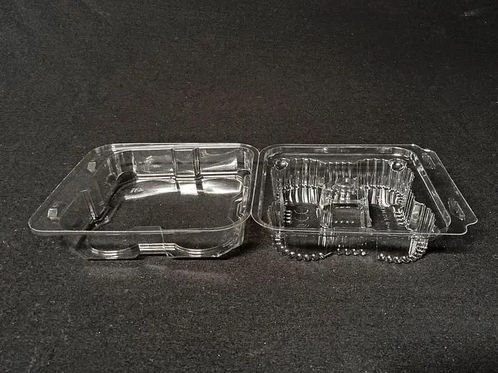 NEW, in-the-box — Commercial Packaging: 4-Count Muffin (small) See-Thru Clamshell