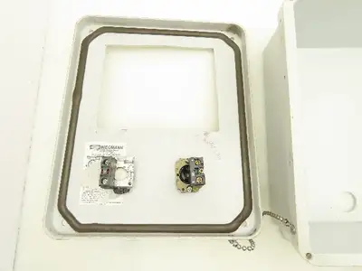 Wiegmann HW-J100804SC Fiberglass Electrical Enclosure 10x8x4"