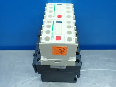 NEW SCHNEIDER ELECTRIC LC2D18REQ3827G3
