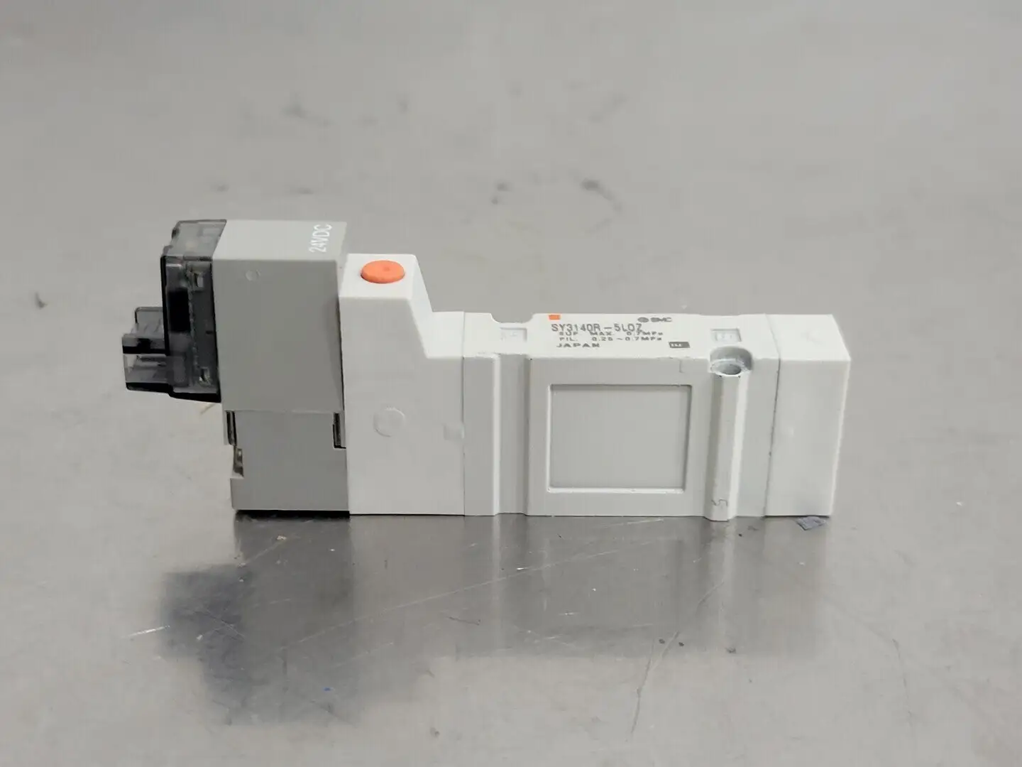 NEW SMC SY3140R-5LOZ