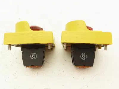Elan EF 303 S.1 Twist Button Guarded 300 VAC 10A Lot of 2