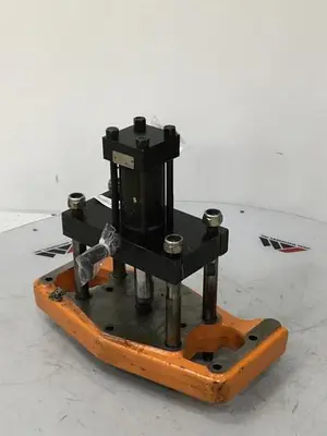 USED CINCINNATI MILACRON VT165-13 / EB