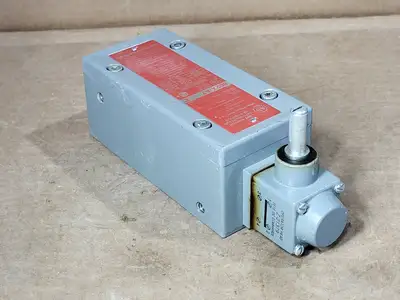 USED ALLEN-BRADLEY 802X-A7