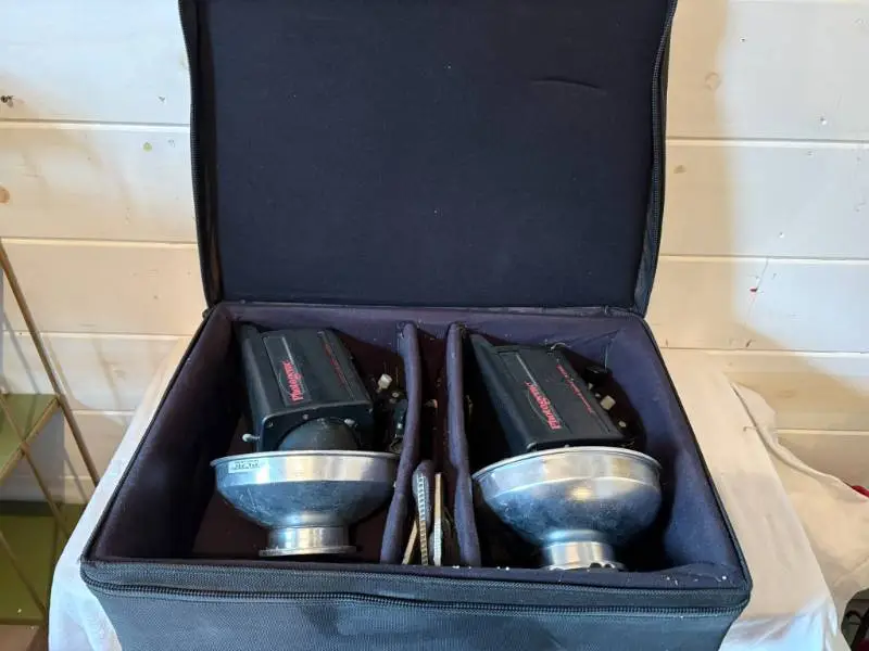 Photogenic PowerLight 1250C monolight in carrying case