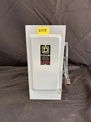 LOT OF VARIOUS ELECTRIC DISCONECTS AND PANAL BOXES