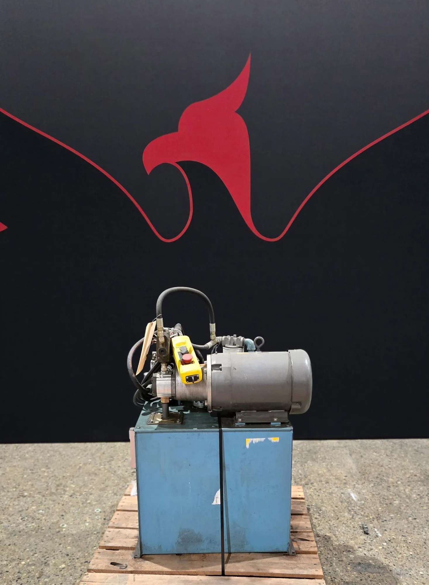 INDUSTRIAL HYDRAULIC POWER UNIT w/ 7.5 HP Motor USED