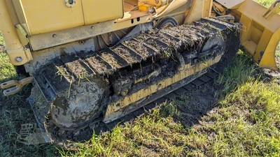 USED 1985 DEERE 450E