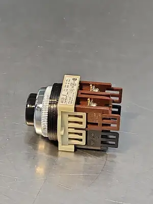 FUJI ELECTRIC AH30-EB11 Command Switch. Loc4B-20