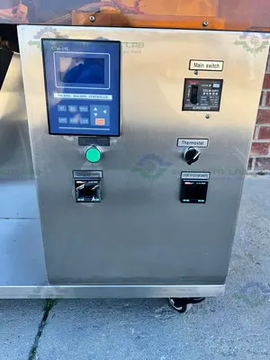 USED CHINESE DS-200A PACKAGING MACHINE 220V W/ SANCH S900.2S0.75G VFD