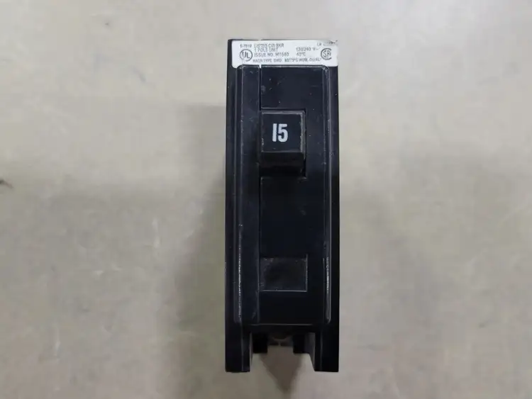 Used CUTLER-HAMMER QBHW1015 Switchgears British Columbia CA | Lenmark #242270