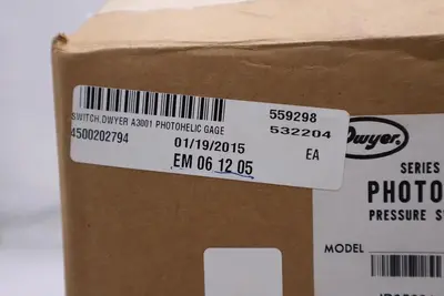 DWYER A3001 Photohelic  Pressure Gauge Series 3000 New In Box Stock G110