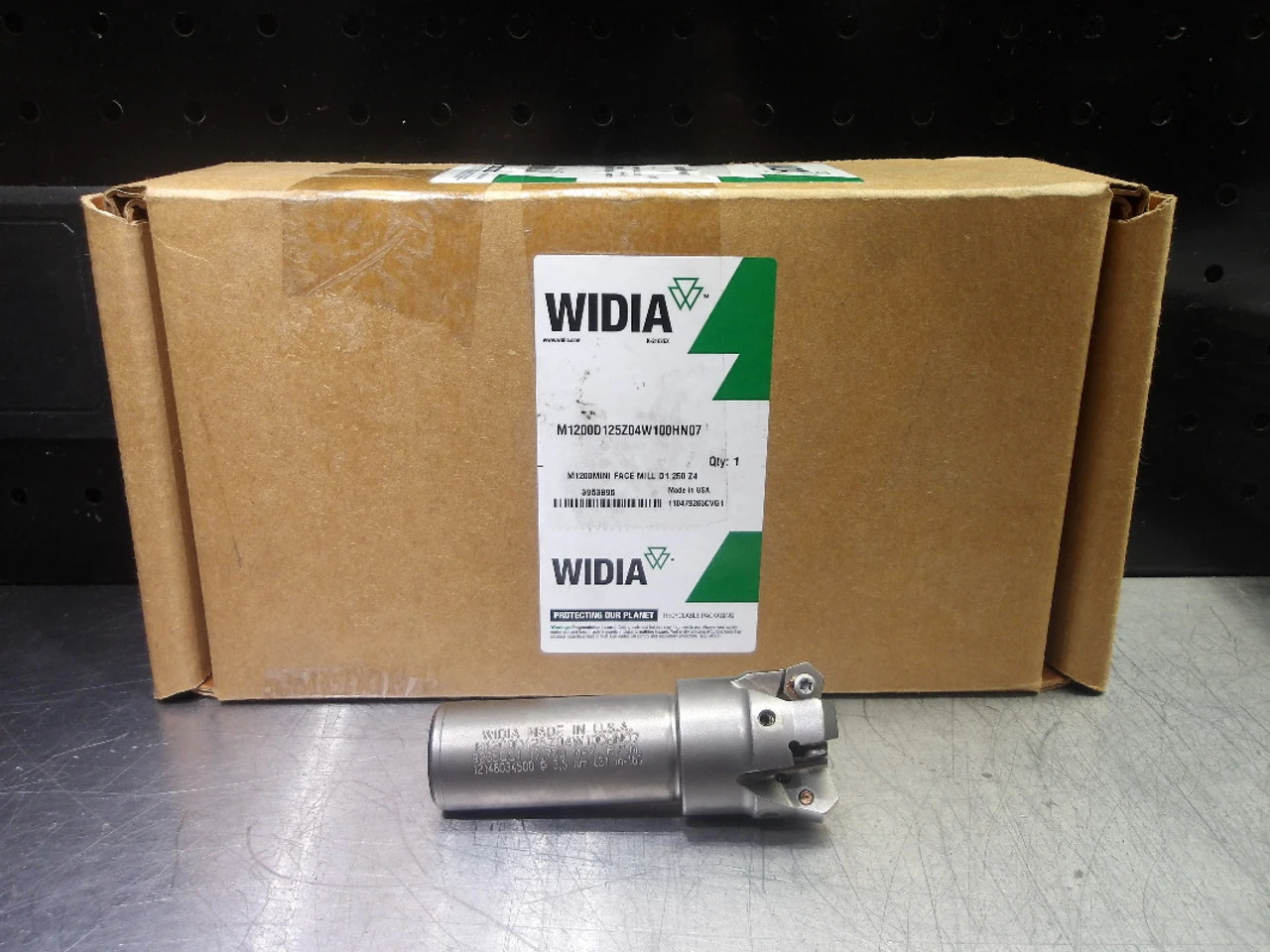 Widia 1.25" 4 Flute Coolant Thru Endmill 1" Shank  M1200D125Z04W100HN07 (LOC3527)