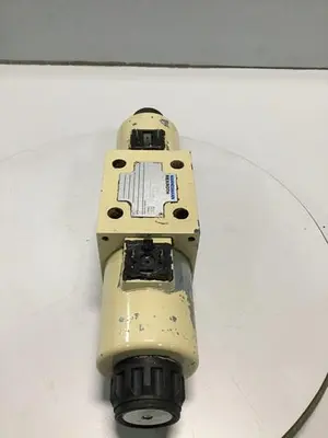 USED MANNESMANN REXROTH 4WE10J32CG24N9K4