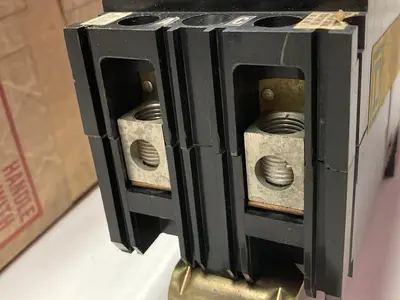 New | in-Stock SQUARE D FA 22070-AC Circuit Breakers | Surplus Asset Holdings #1189160