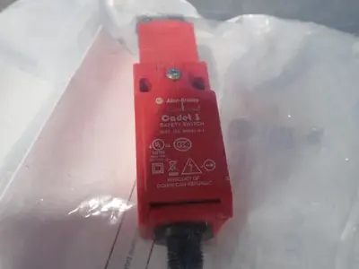 New | in-Stock ALLEN BRADLEY 440KC21054 Relays & Switches | HGR 24 #739254