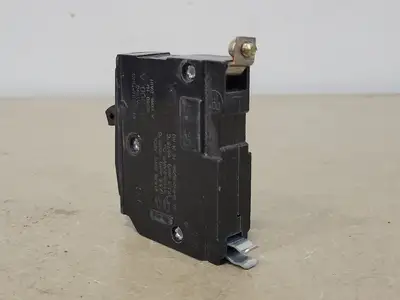 USED SQUARE D QOB120