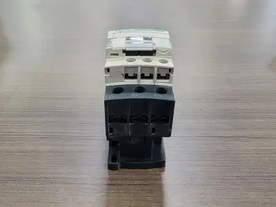 USED SCHNEIDER ELECTRIC LC1D25