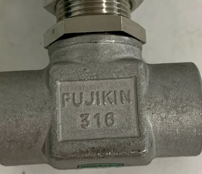 NEW FUJIKIN 260 3/8