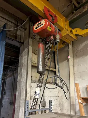 3 TON X 20' CLEVELAND TRAMRAIL UNDERSLUNG BRIDGE & 3-TON CM LODESTAR HOIST: STOCK #23054