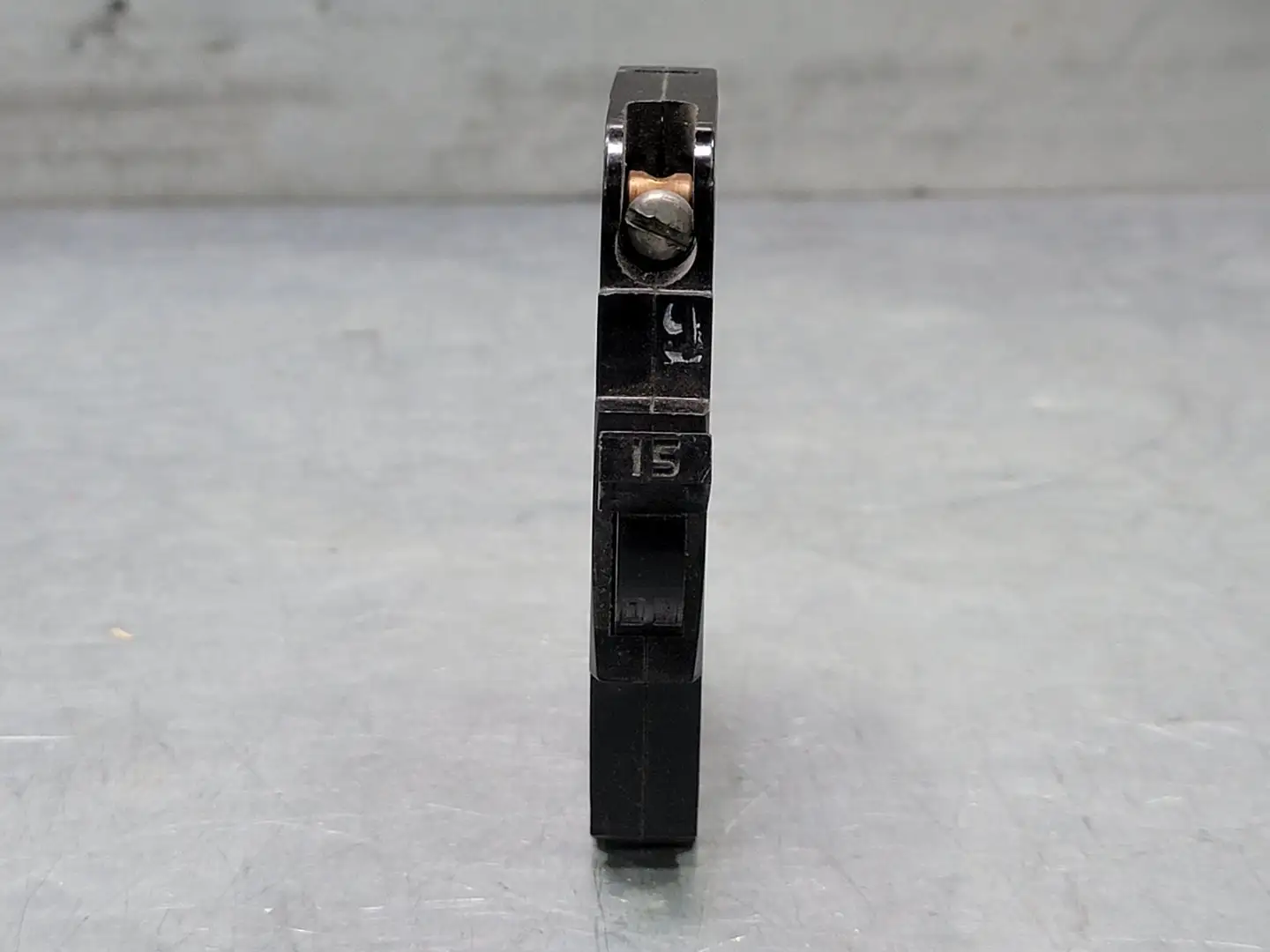 15 Amp, 1 Pole, 120/240 volts Circuit Breaker