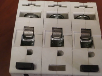 USED Allen-Bradley 1492-ASPHH3