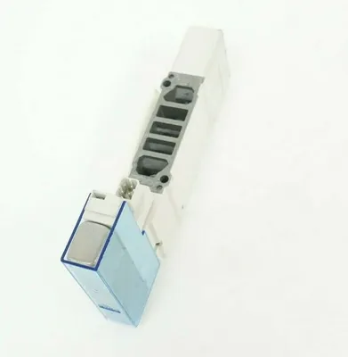 NEW SMC SY5400-5UE1 SOLENOID VALVE SY54005UE1
