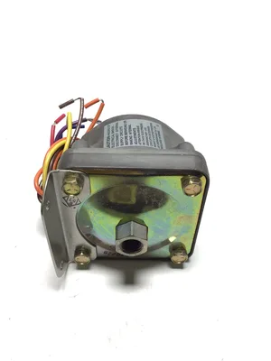 Barksdale D2H-A150SS Pressure or Vacuum Actuated Switch