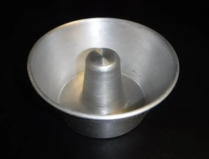 USED ALUMINUM MINI ANGEL FOOD CAKE PANS, 5-1/2 " X 2-5/8 "DEEP