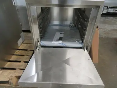 Sierra gas pizza oven - 2 shelves - brand new scratch and dent