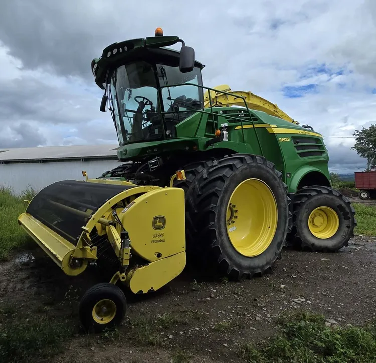 Used JOHN DEERE 8800 Agricultural Choppers New York US | Iron Listing #1363763
