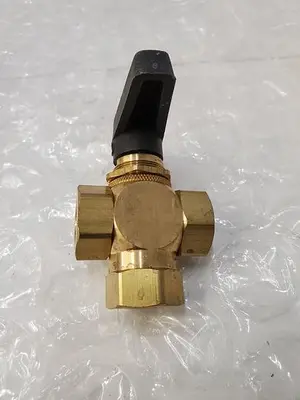 DIVERTING 3-PORT BRASS BALL VALVE 46095K42