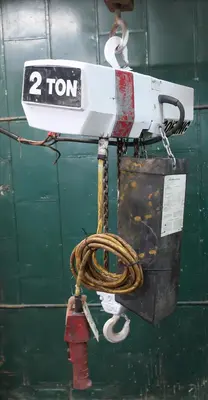 USED COFFING HOISTS EC.4008.3