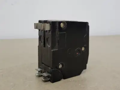 USED SQUARE D QO220