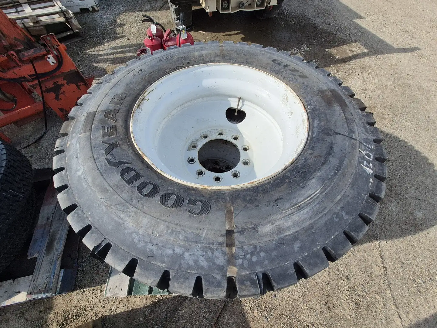 USED GOODYEAR G177