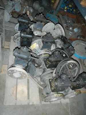 Durco 4" 300 Class, D4 Flanged 3 - Way Plug Valves