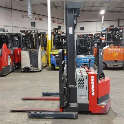 USED 2023 RAYMOND RSS40