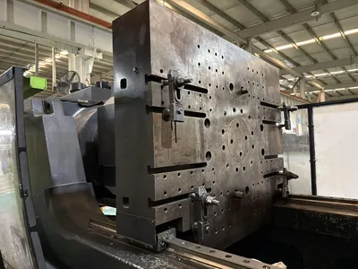2005 ENGEL ES3550/600 Injection Molding Horizontal/Vertical | Machinery Network (12)