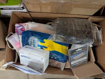 Pallet lot of unsold or unclaimed goods