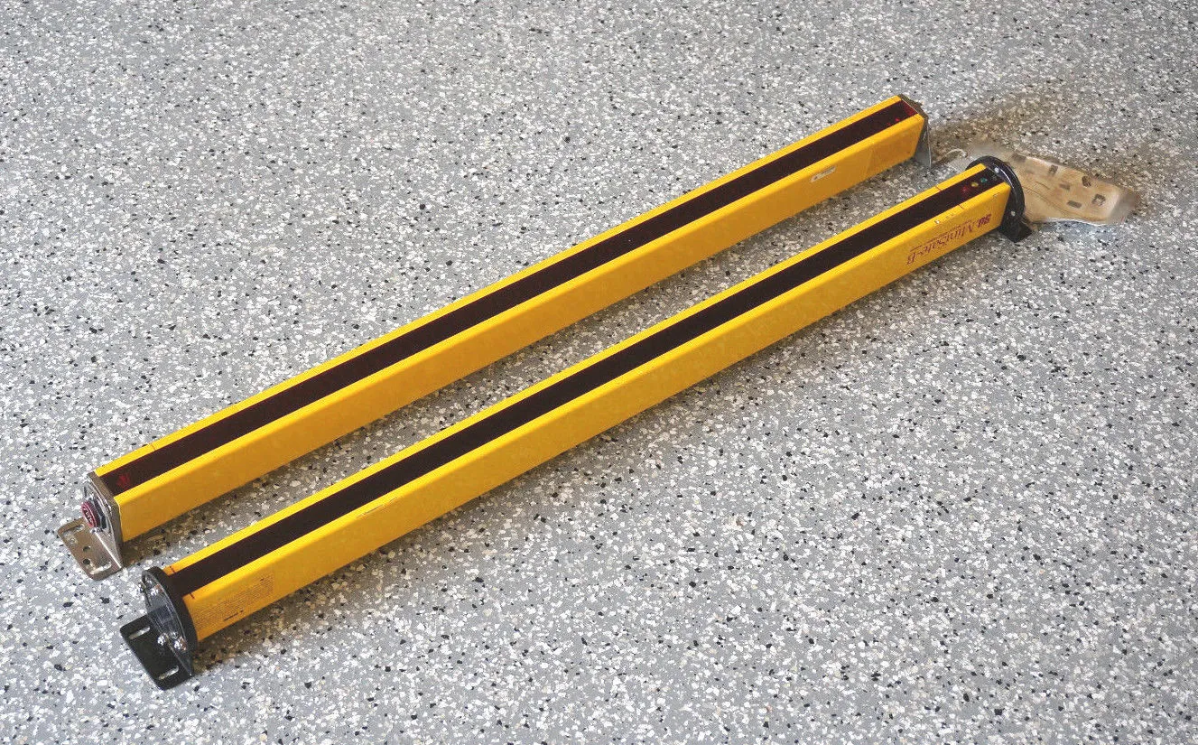 STI MS4436B-2 LIGHT CURTAIN SET 36'' TRANSMITTER AND RECEIVER REPAIRED