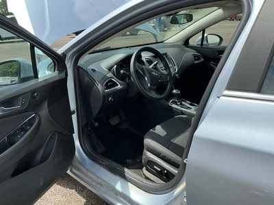 USED 2017 CHEVROLET CRUZE