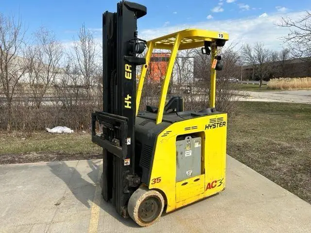 Used 2016 HYSTER E35HSD3 3-Wheel Stand up Electric Counterbalance Forklifts Illinois US | Somerset Equipment Sales #1546261