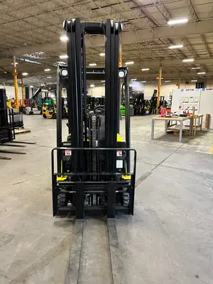 Used 2021 Yale ERP040VTN36TE094 3-Wheel Sit down Electric Counterbalance Forklifts New York US | United Lift #1566142