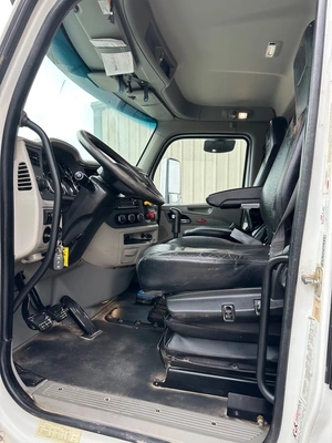 2021 TORNADO F4 Hydro Excavator | VacSource (4)