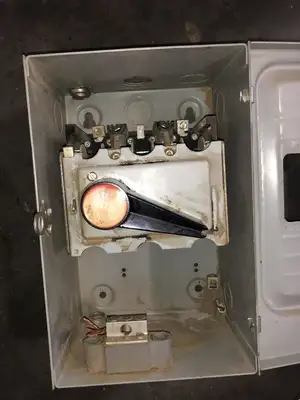 30 Amp Non-Fusible Disconnect w/ Switch