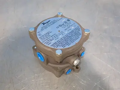NEW DWYER 195012F