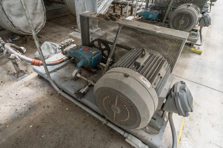 Used 2014 CAT PUMP SS316 Pumps | Solutions 4 Manufacturing #943684
