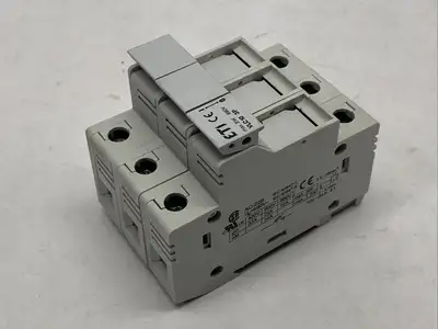 VLC10 3P | ETI  Fuse Holder 32A 690V 3W 3P - Used