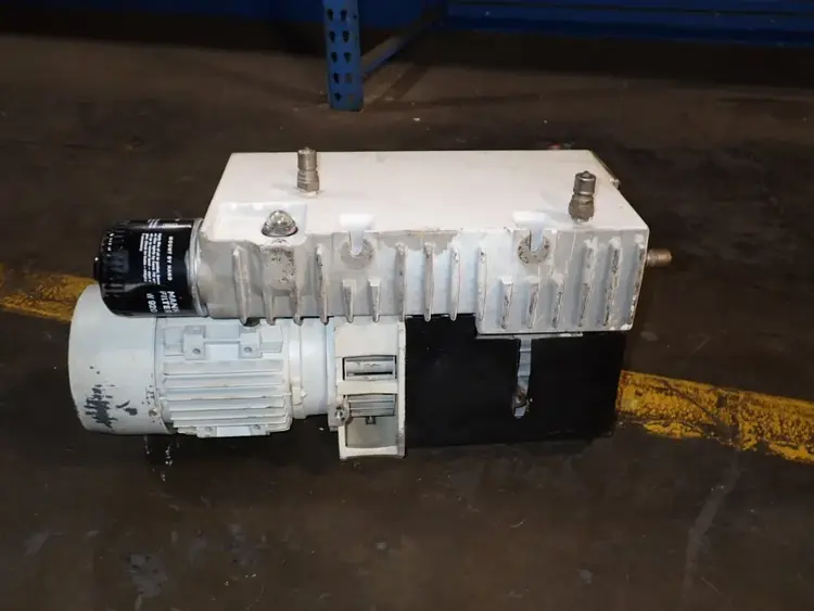 Used LEYBOLDHERAEUS 898305 Pumps Ohio US | HGR 24 #1048159