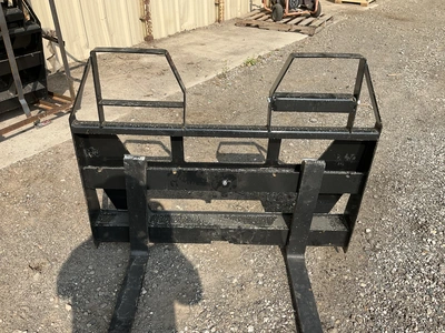 Used AGT SKID STEER FORK ATTACHMENT EURO / GLOBAL QUICK ATTACH CARRIAGE Pallet Forks Michigan US | Miedema Asset Management Group #1320304